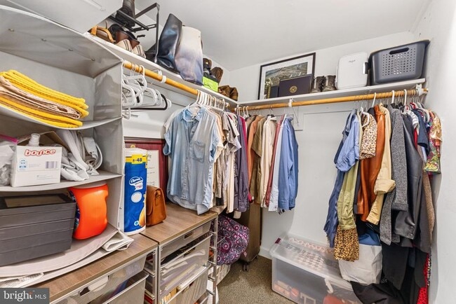 Building Photo - 513 E Custis Ave