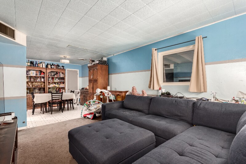 Building Photo - 2801 W Glenrosa Ave