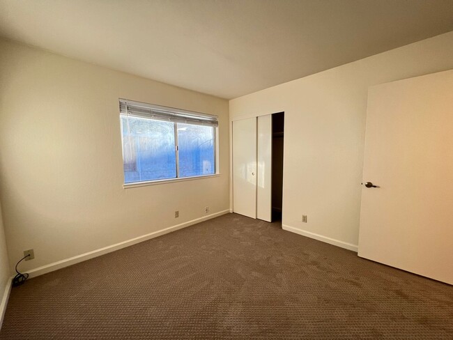 Building Photo - $500 MOVE IN SPECIAL!!!! 3 BEDROOM HOME IN PLEASANTON, CA!!!