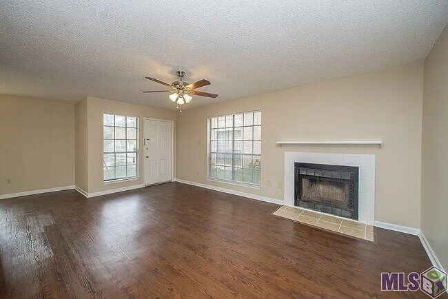 Building Photo - 10213 Ballina Ave