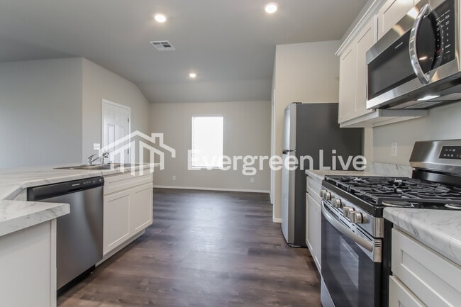 Building Photo - 2101 S Lakin Ln