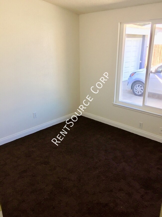 Building Photo - 44329 Gingham Ave