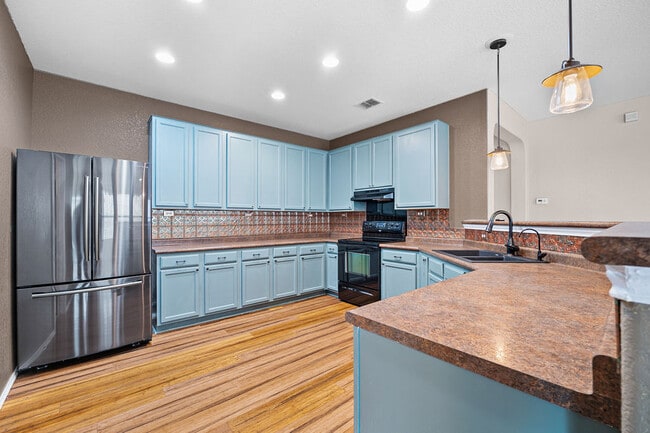 Building Photo - 1427 Sun Garden