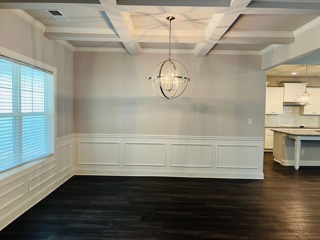 Building Photo - ***MOVE IN SPECIAL*** Wow! Perfect 4 bedro...