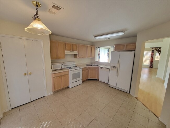 Building Photo - 108 Roosevelt Ct