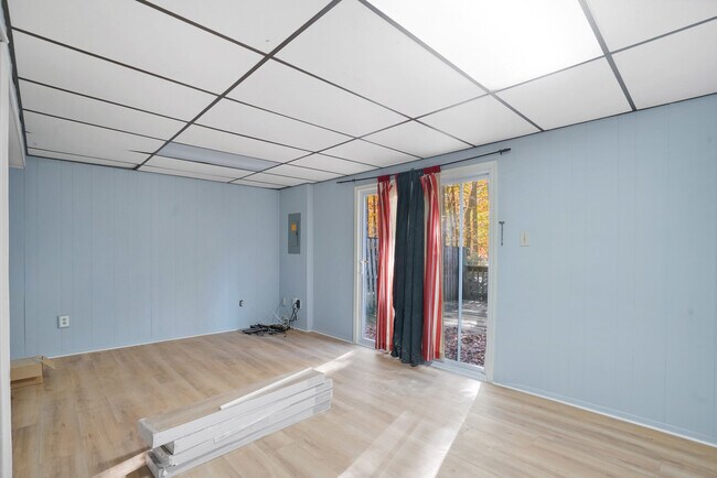 Building Photo - 8653 Bent Arrow Ct