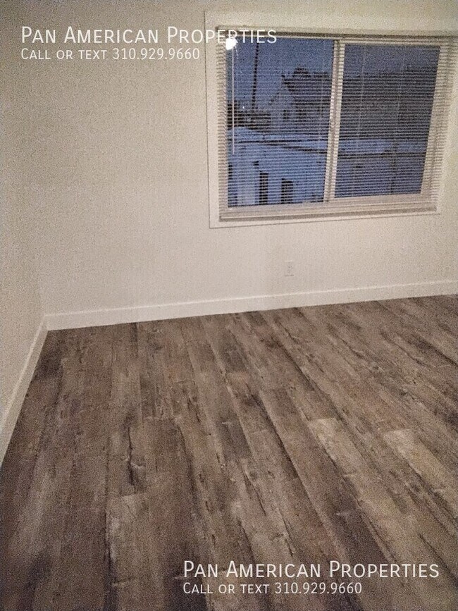 Building Photo - 6621 1/4 Crenshaw Blvd.-