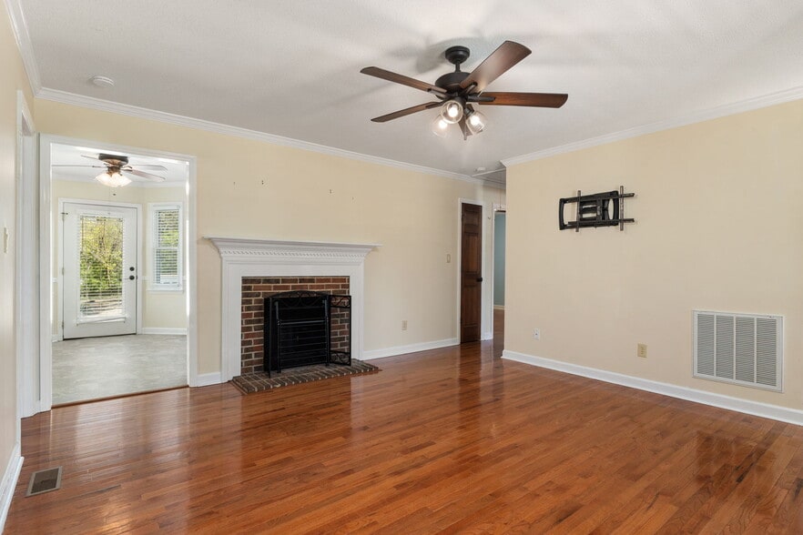 Building Photo - 940 Skylar Ct
