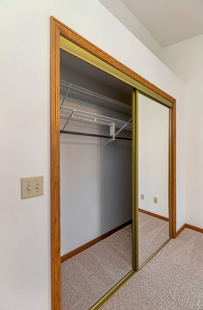 Building Photo - 151-163 E Jones