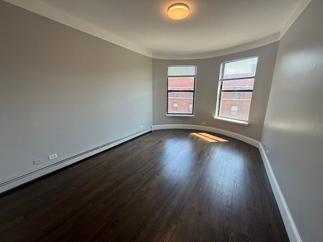 Building Photo - 368 E 59th St
