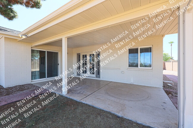 Building Photo - 1360 W Esplanade St