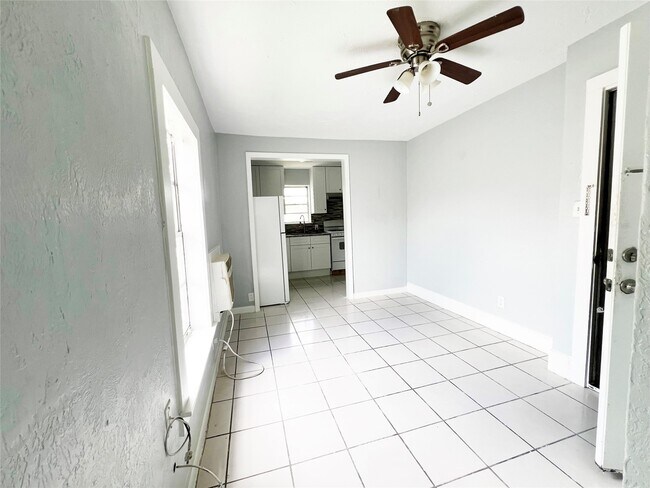 Building Photo - 103 Cosmos St