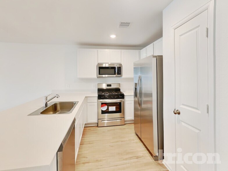 Building Photo - 3214 Holly Stokes Wy