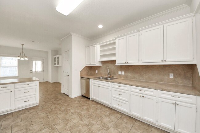 Building Photo - 228 Greenleaf St