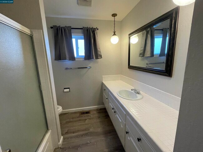 Building Photo - 4780 Mintwood Dr