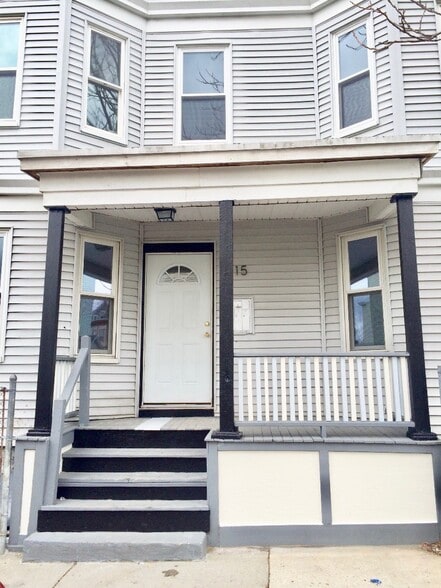 Building Photo - 15 Cawfield St