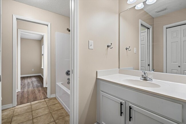 Building Photo - 57 Lake Shore Dr