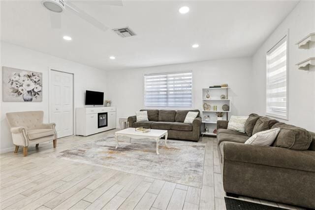 Building Photo - 1015 Roselawn St