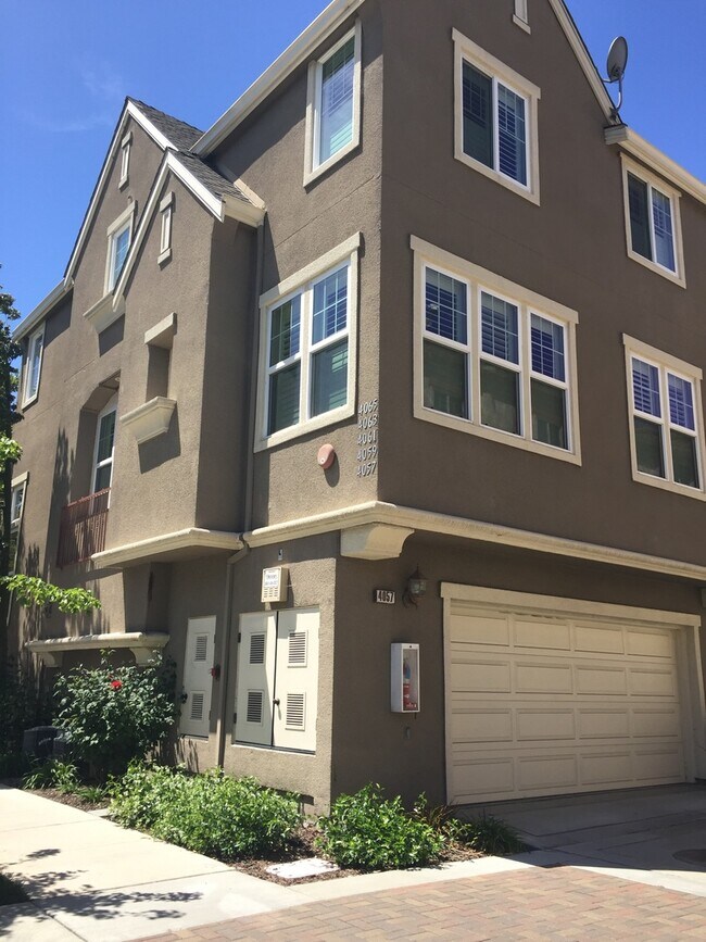 Building Photo - 4057 Crandall Cir