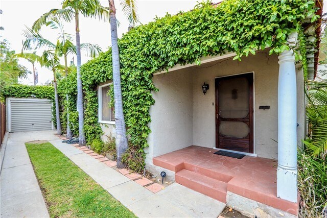 Building Photo - 1019 Mira Mar Ave