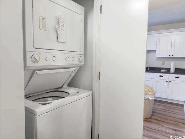 Building Photo - 177 Club Cir