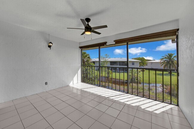 Building Photo - Bright and Spacious 2 Bedroom Condo in Spanish Pines