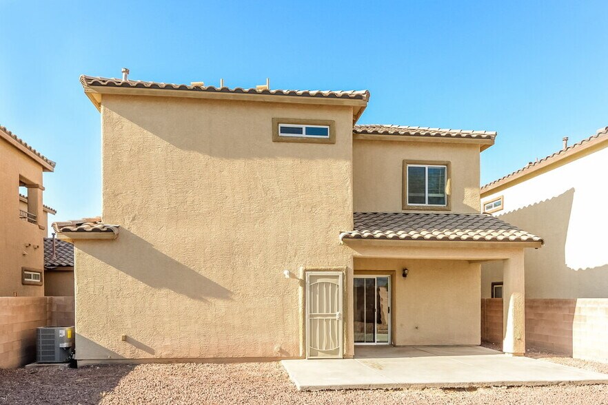 Building Photo - 3520 Terraza Mar Ave