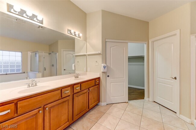 Building Photo - 8647 Majestic Vision Way