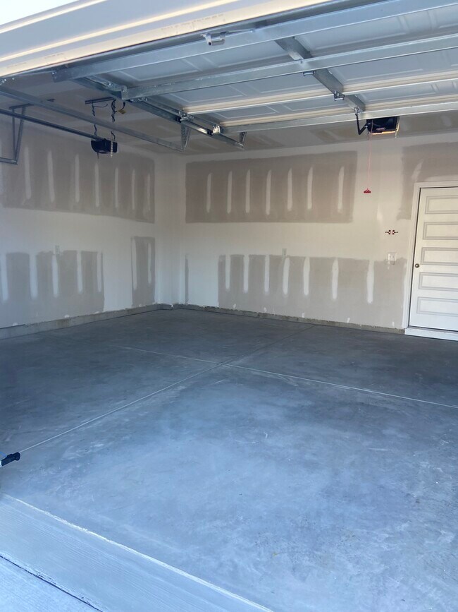 Building Photo - 3336 Mid Summer Ln