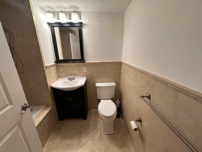 Building Photo - 124 68th St