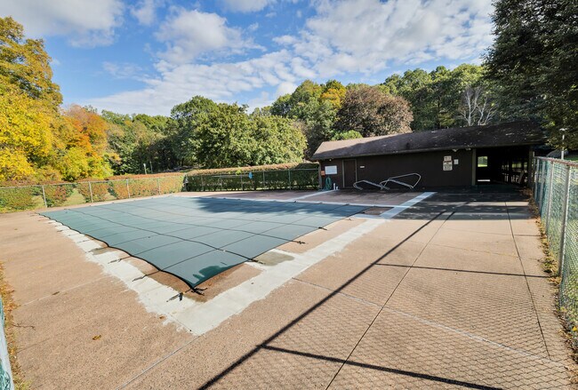Building Photo - 103 Cliffside Dr