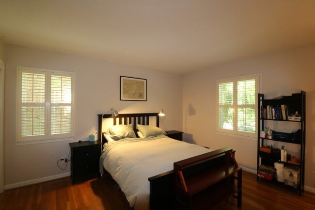 Building Photo - COMING SOON - 4Bed/2.5Bath Raised Rambler in Bannockburn near Glen Echo Park!