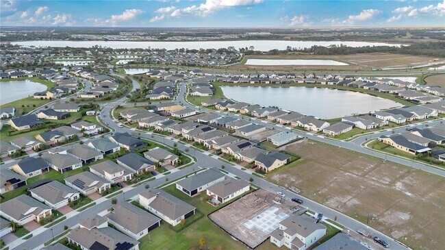 Building Photo - 5092 Twin Lakes Blvd