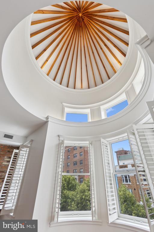 Building Photo - 1641 R St NW