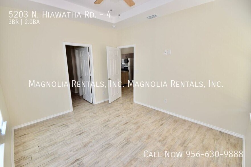 Building Photo - 5203 N Hiawatha Dr