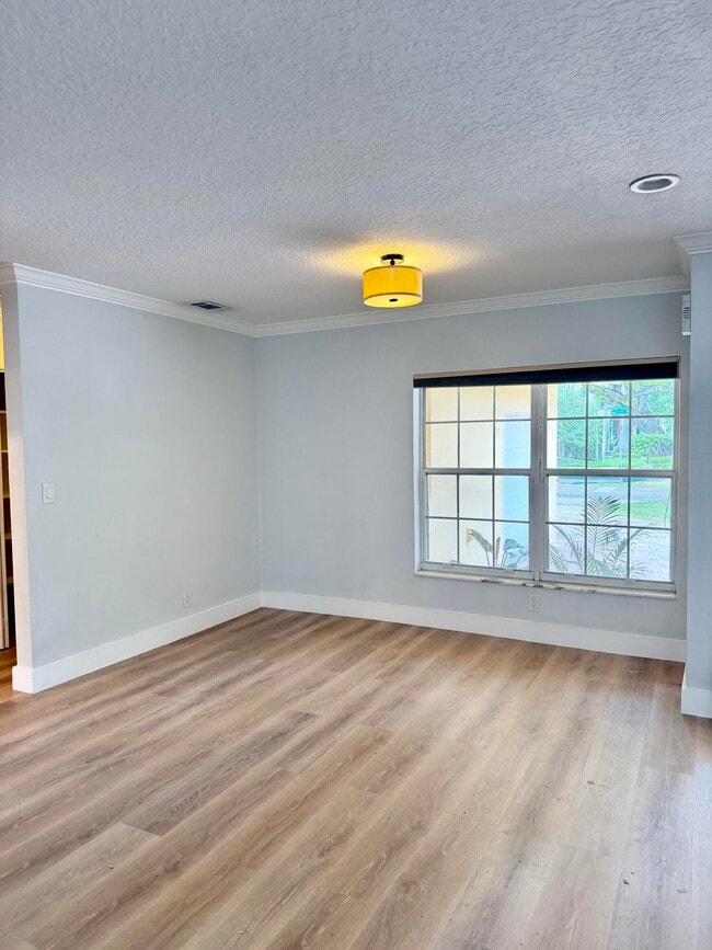 Building Photo - 3230 Aqua Vista Dr