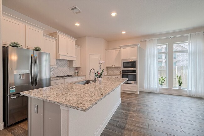 Building Photo - 6906 Montclair Colony Trl