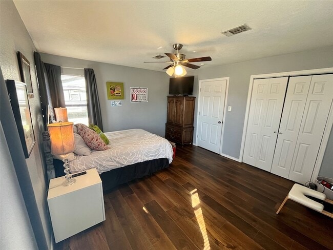 Building Photo - 715 North Ave