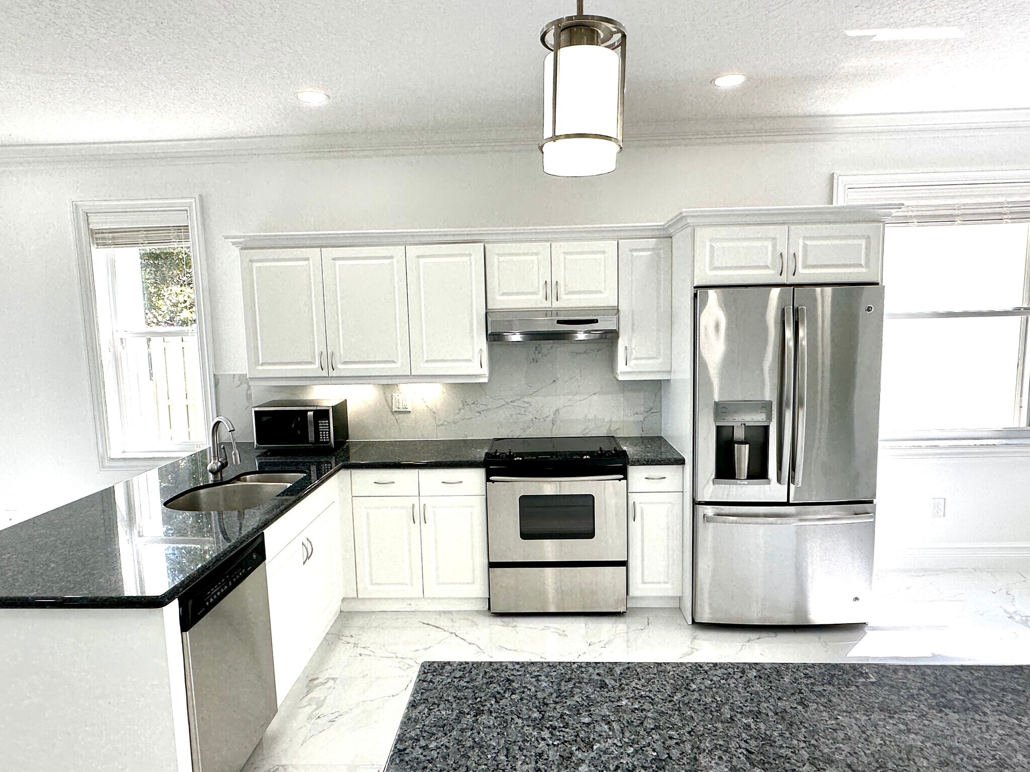Kitchen - 10667 Oak Bend Way