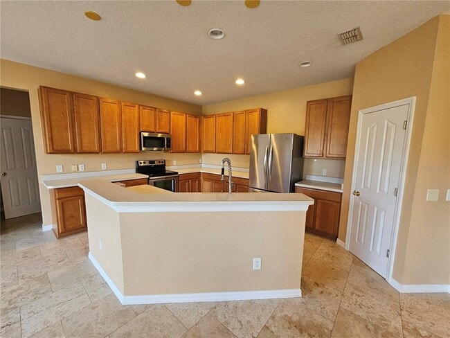 Building Photo - 1881 Strathmore Cir