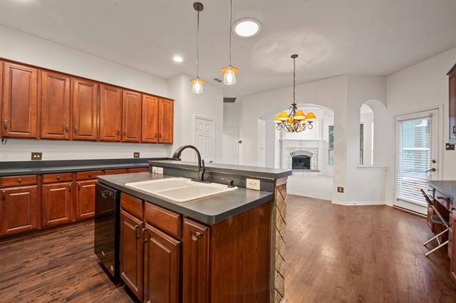Building Photo - 2404 Windgate Dr