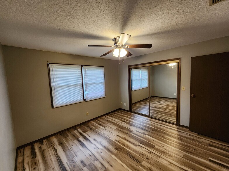 Building Photo - 1637 Springhill St