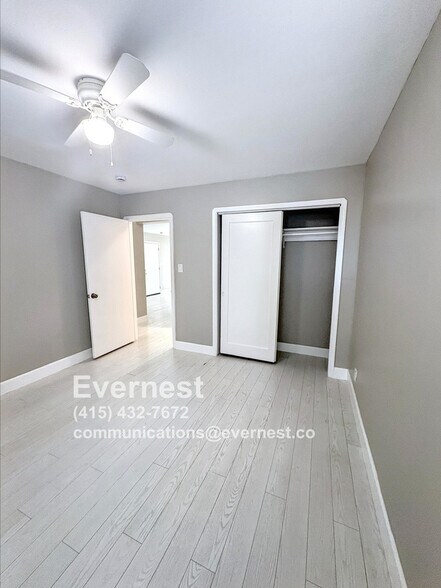 Building Photo - 924 Allerton St