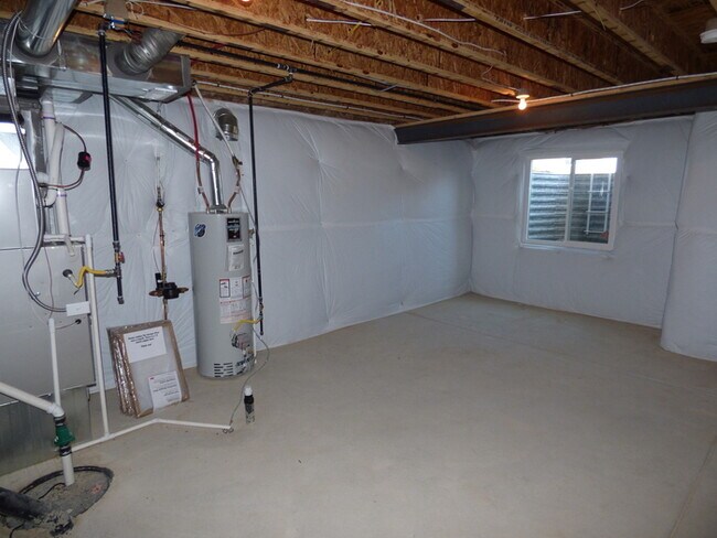 Building Photo - Two Story 3 Bed / 2.5 Bath Home in Windsor!
