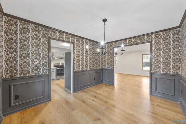 Building Photo - 8003 Brookfield Cir SE