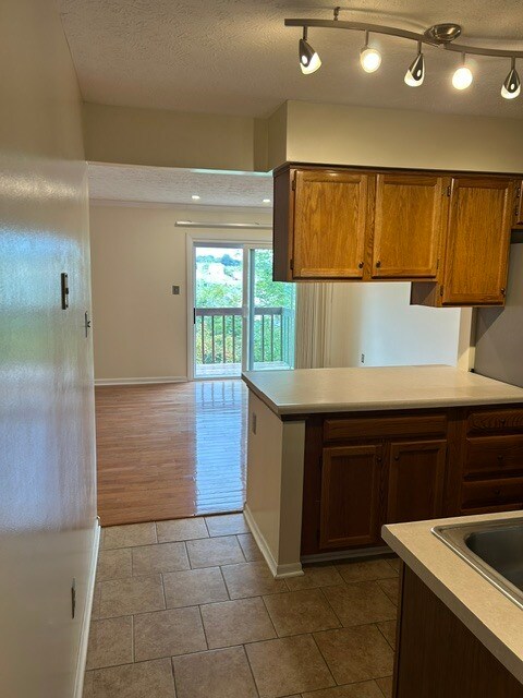Building Photo - 152 Villa Dr