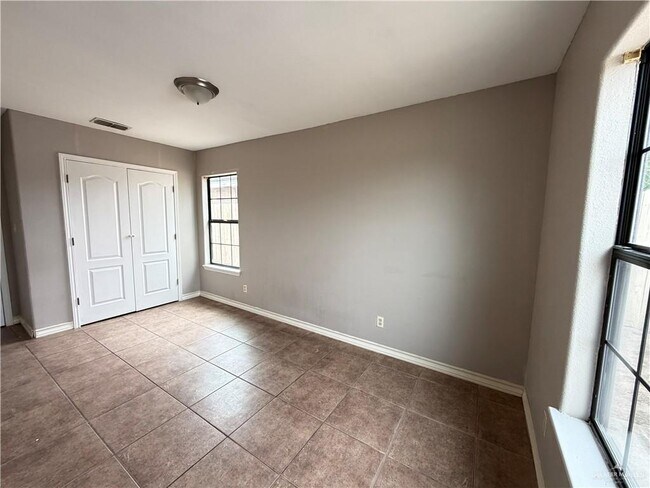 Building Photo - 12 E Schunior St