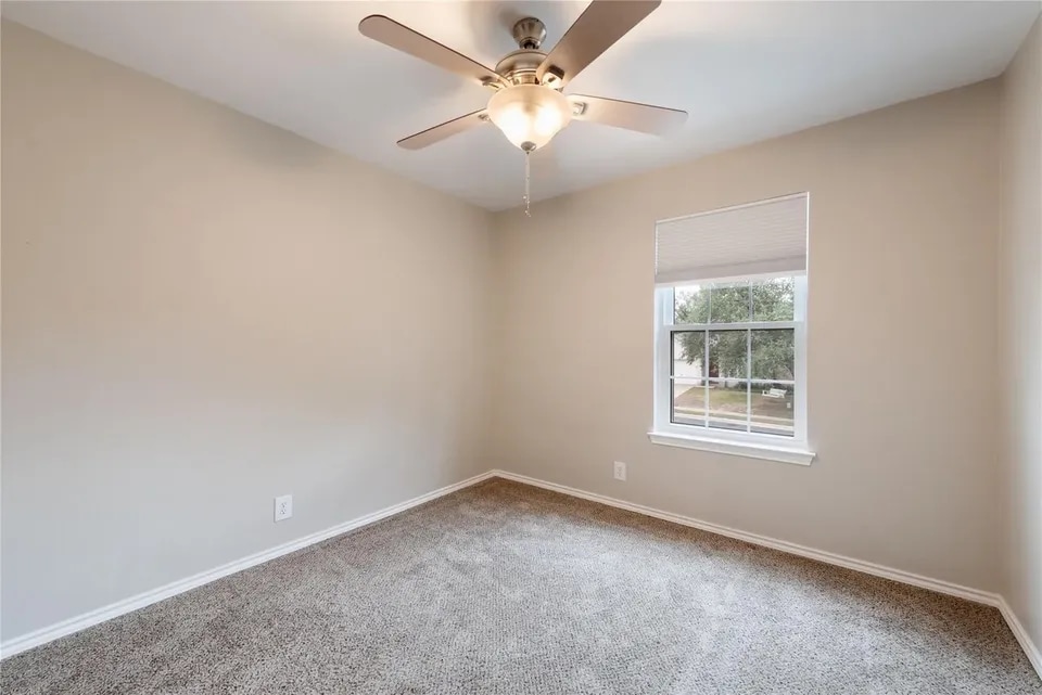 Building Photo - 5042 Cleves St