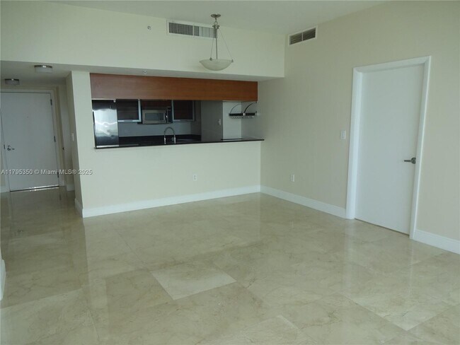 Building Photo - 1800 N Bayshore Dr