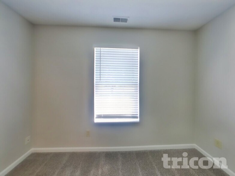 Building Photo - 774 Appaloosa Dr